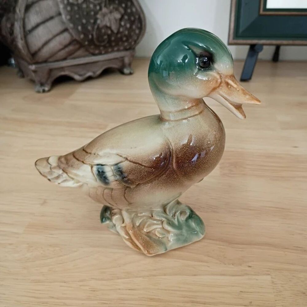 Beautiful Vintage Ceramic Mallard Duck Figurine Shelf Decoration